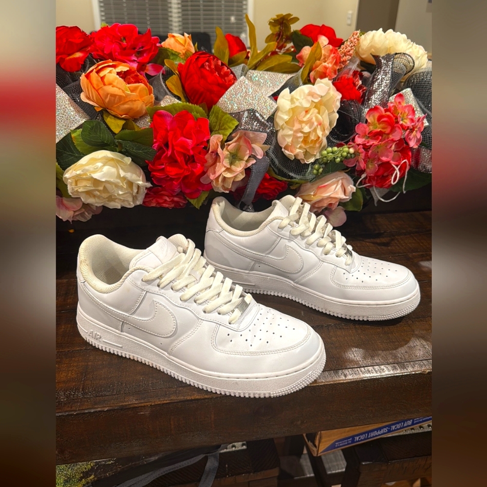 Nike Men's Air Force 1 Low Triple White '07 (No Box)(Size: 11) EUC